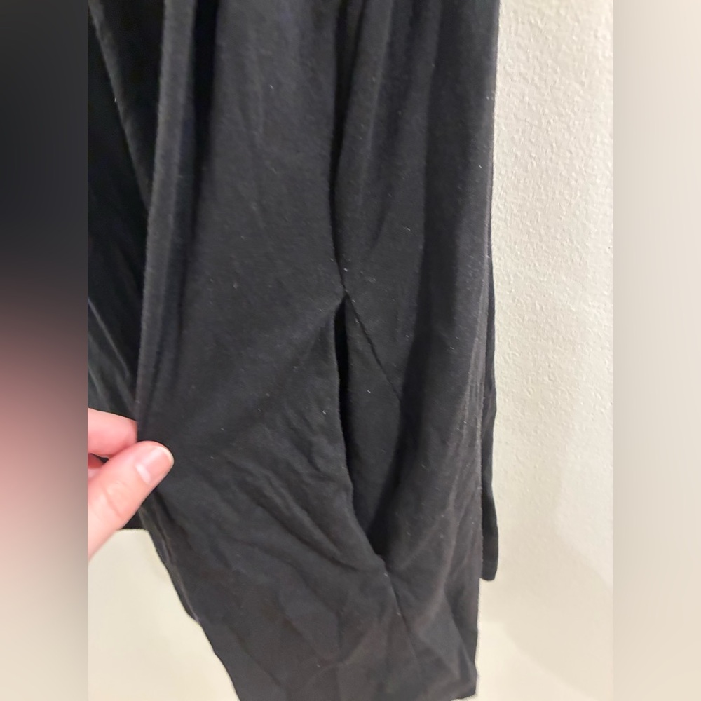 Black Sleeveless Romper - Picture 5 of 7